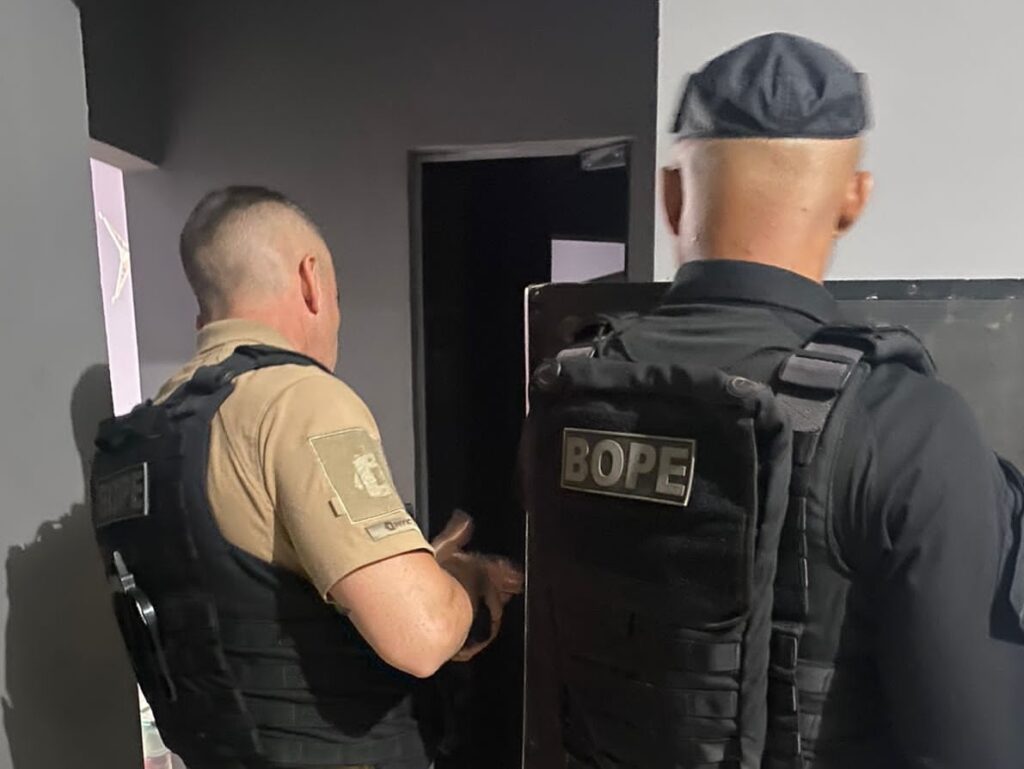 Homem é preso pela segunda vez em menos de 24 horas após ele ameaçar a esposa na região sul de Palmas