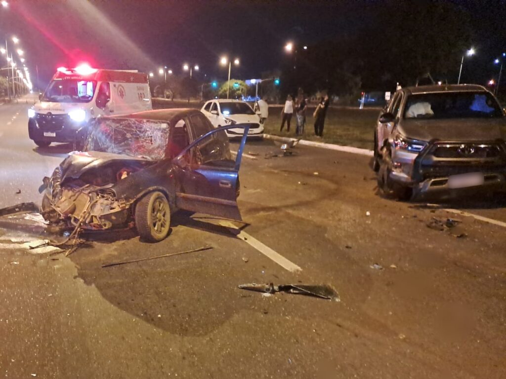 Motorista invade a contramão e provoca grave acidente na Teotônio Segurado, em Palmas