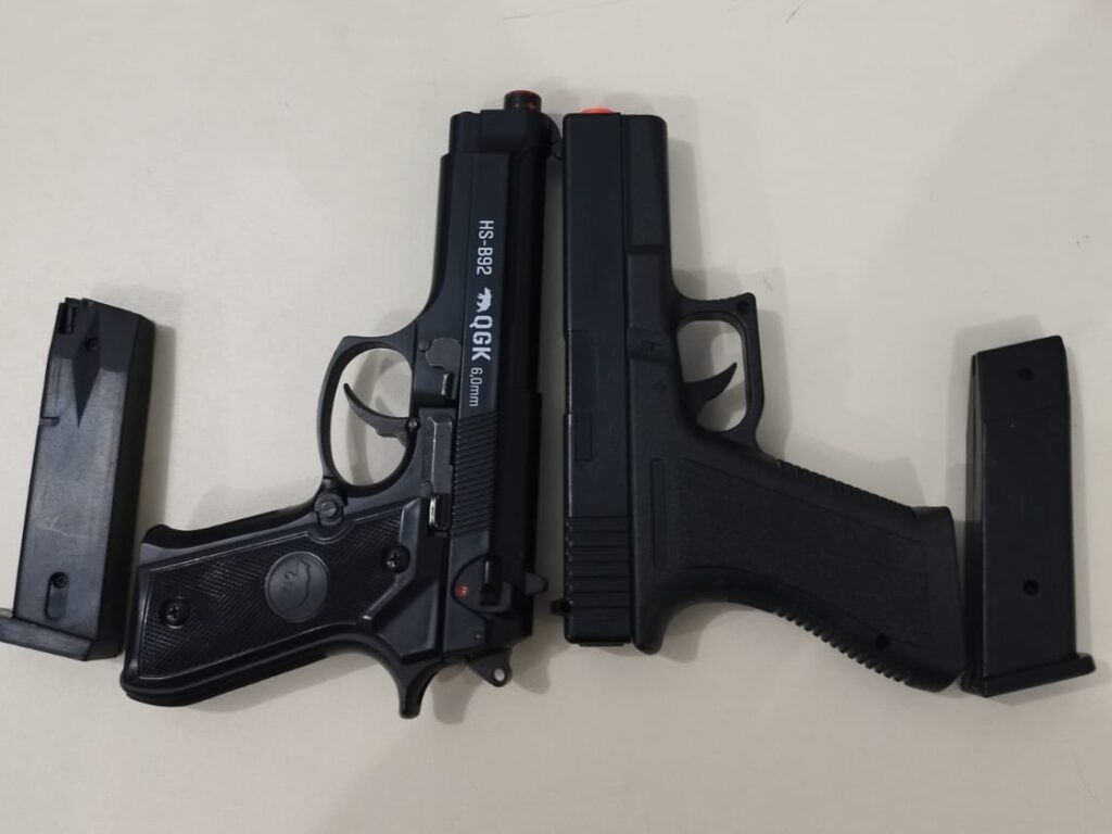 Adolescente de 17 anos é apreendido pela PM com simulacros de arma de fogo no CEM Tiradentes, em Palmas